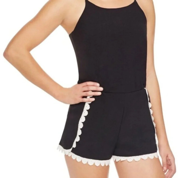 Accent trim shorts from Bloomingdales - Picture 3 of 6